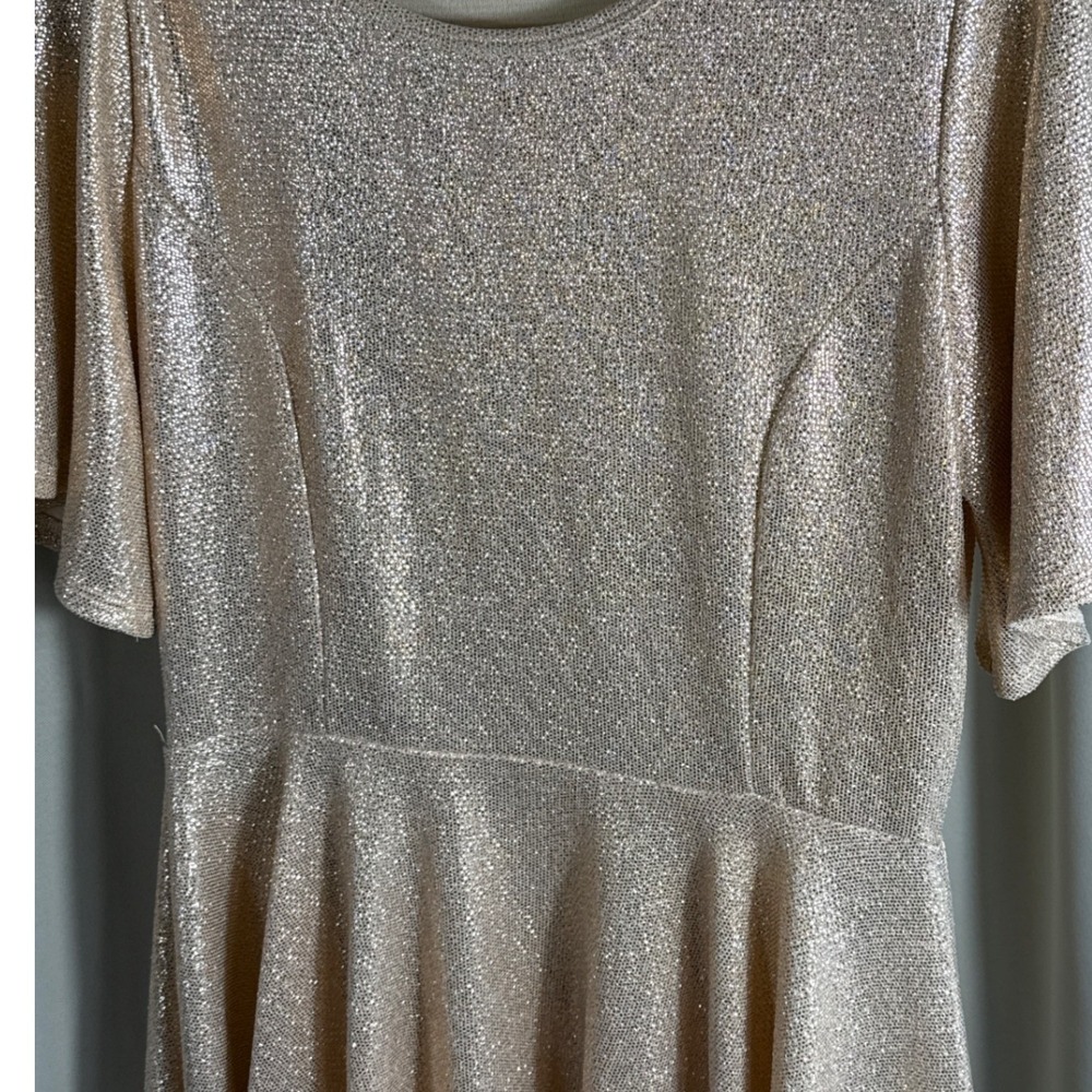 LuLaRoe Elegant Collection Rose Gold Metallic Peplum Top Short Sleeve Small - Picture 2 of 7